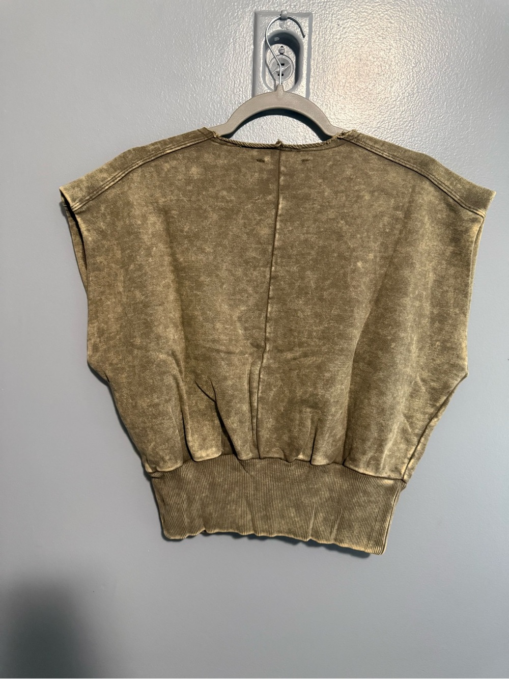 Zenana Outfitters Olive Puff Sleeve Short Sleeve Top - Picture 4 of 4